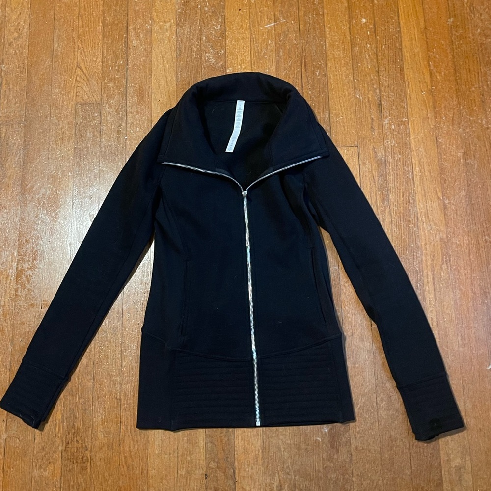 lululemon black jacket!!! NEVER WORN!